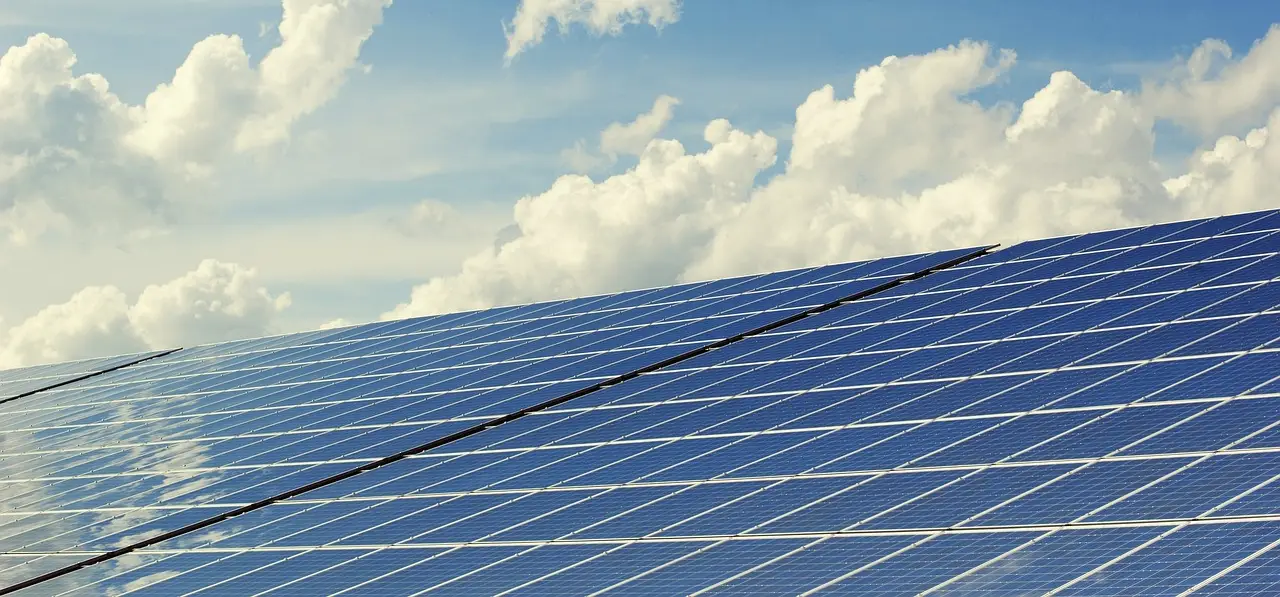 Il Reddito Energetico Nazionale  un finanziamento in conto capitale finalizzato alla realizzazione di impianti fotovoltaici a uso domestico, di potenza non inferiore a 2 kW e non superiore a 6 kW, a servizio di unit immobiliari di tipo residenziale...